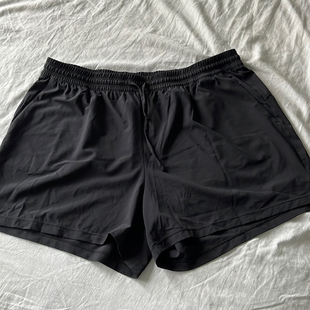 NWOT Zella 5in inseam shorts